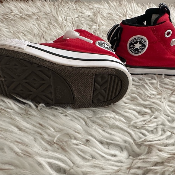 Toddler high top red converse shoes - Picture 2 of 3
